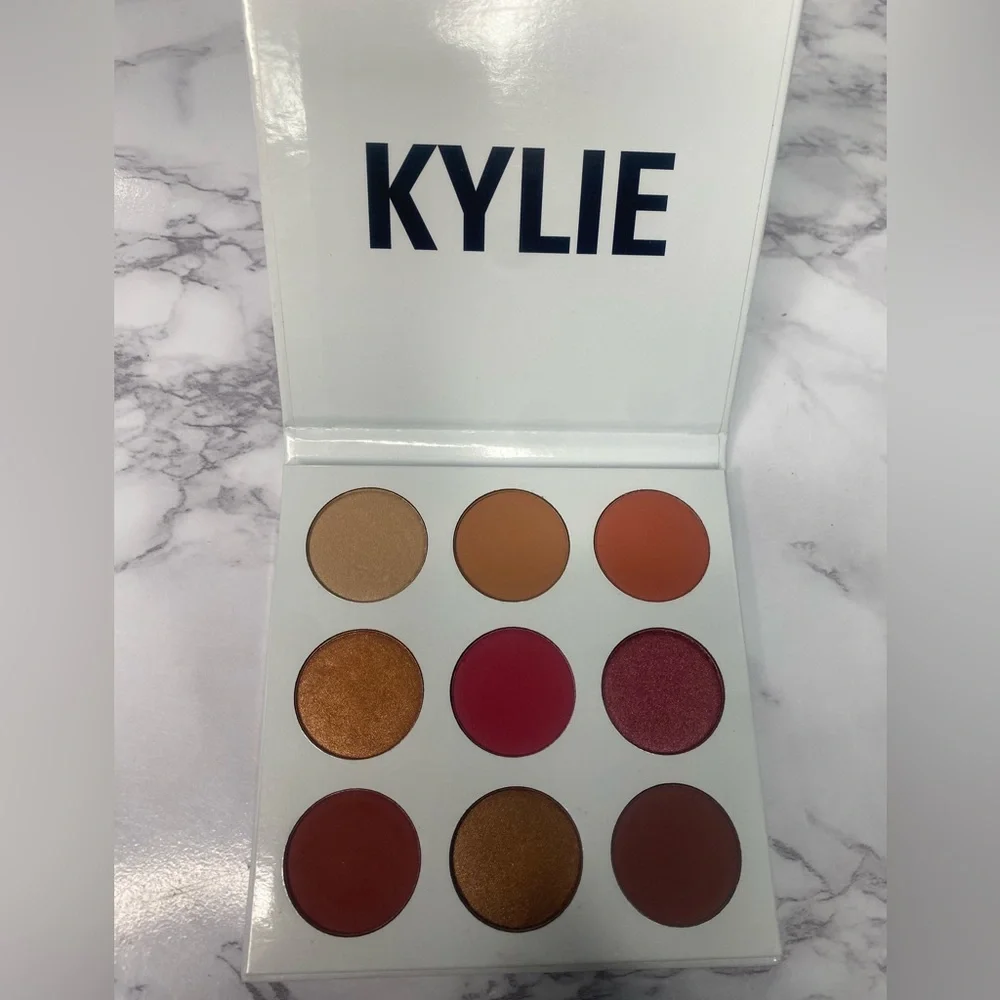 Kylie Cosmetics The‎ Burgundy Eyeshadow Palette